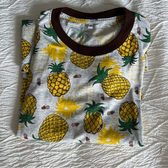 Mens L pineapple shirt - Picture 2 of 3